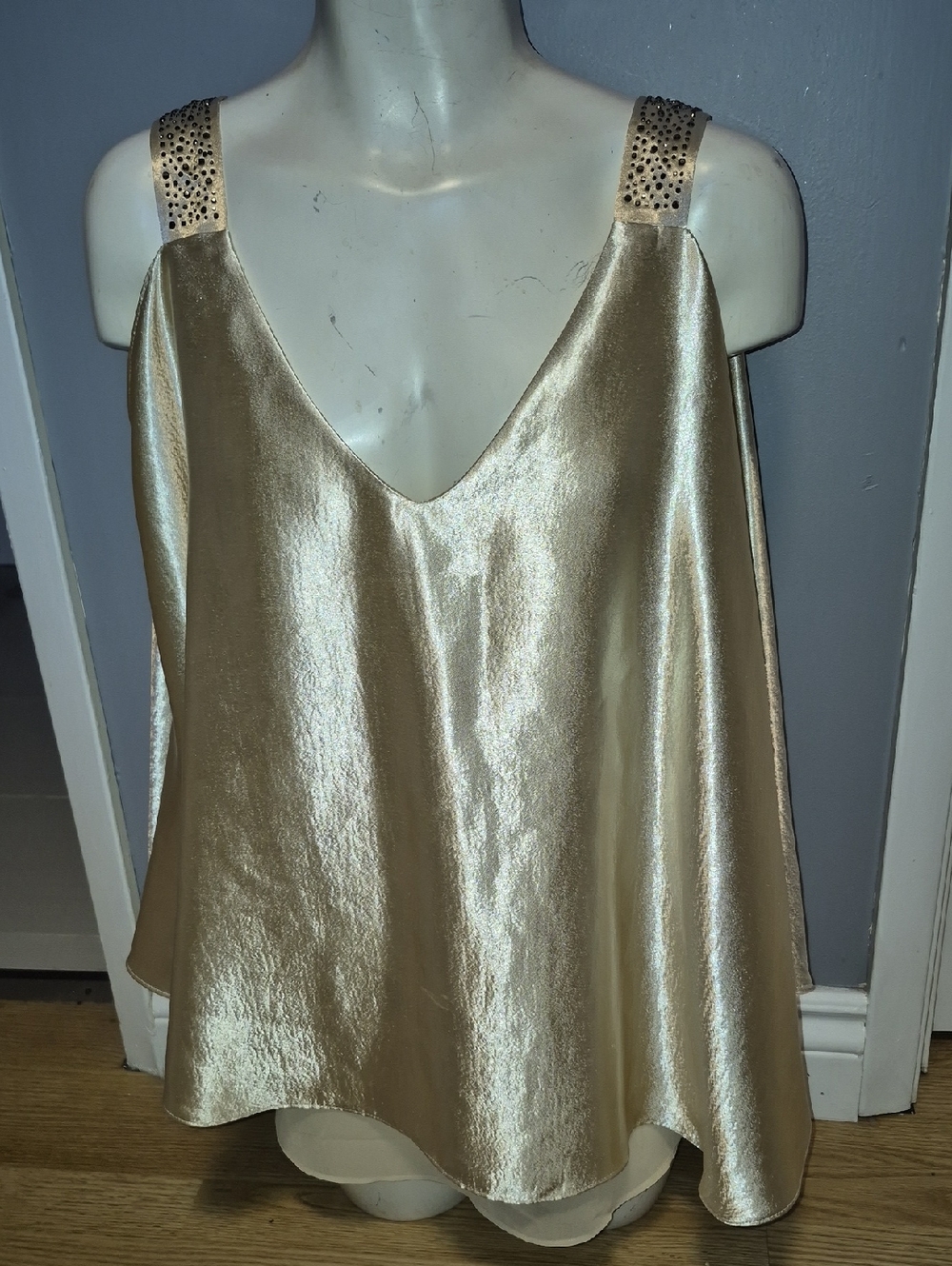 Laura Metallic Gold V-Neck Dolman/butterfly Cold Shoulder Top..size 16